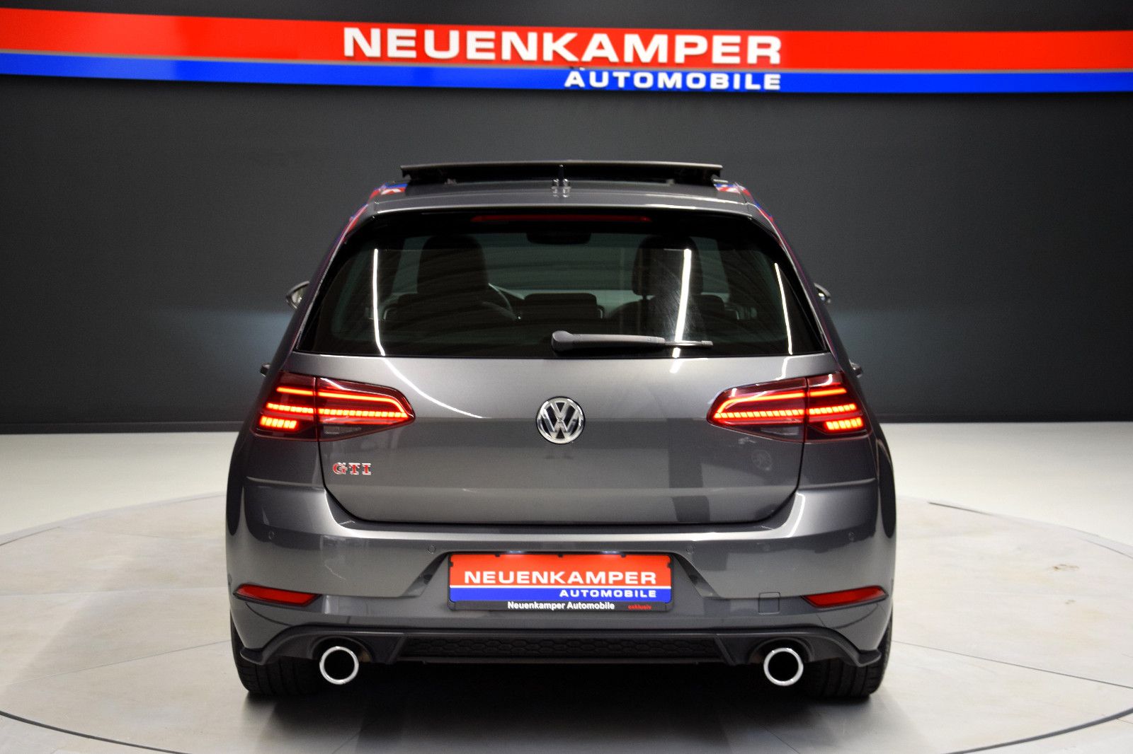 Fahrzeugabbildung Volkswagen Golf VII Lim GTI Performance DSG Pano Virtual OZ