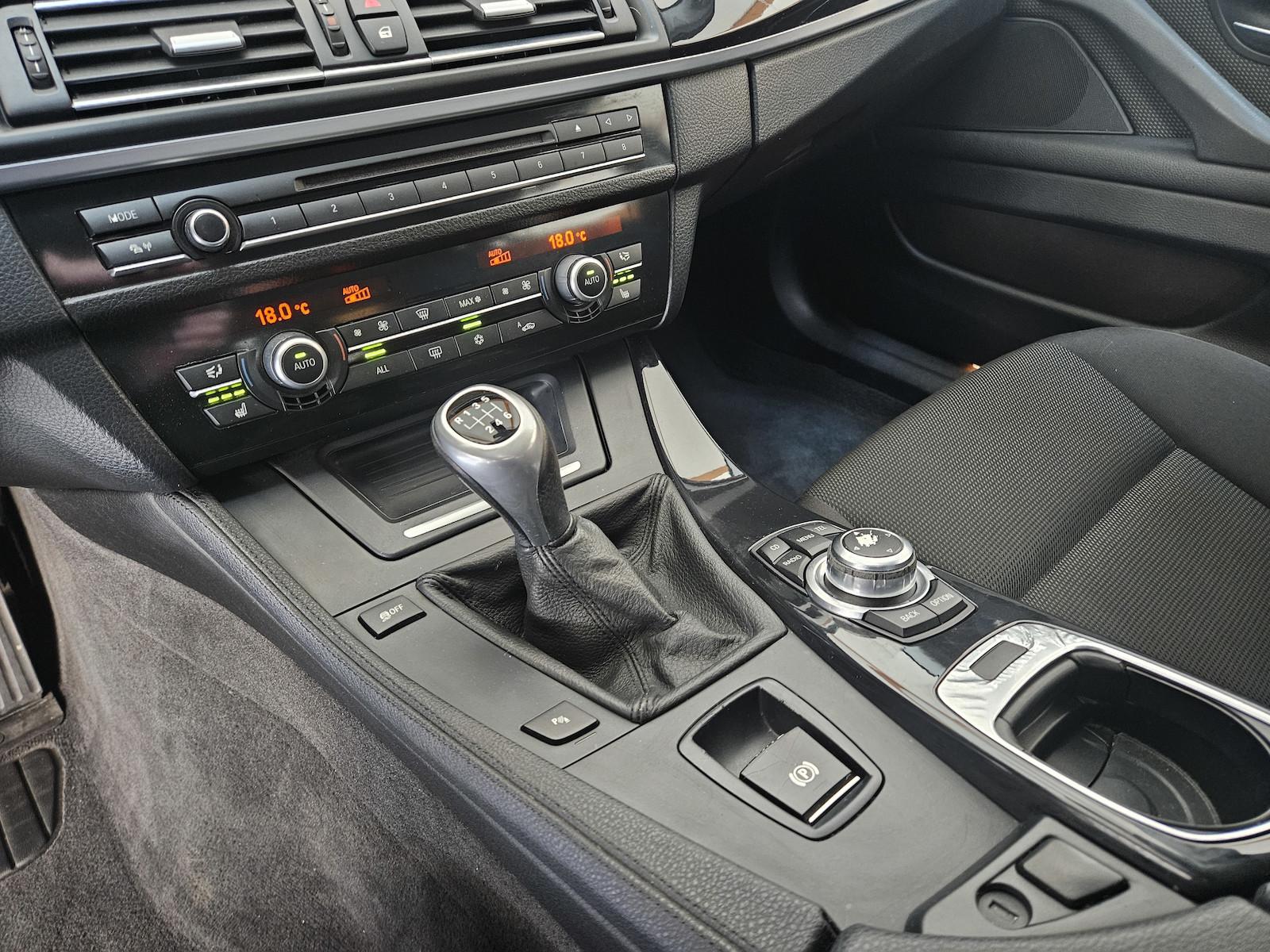 BMW 520 2011 — photo 12