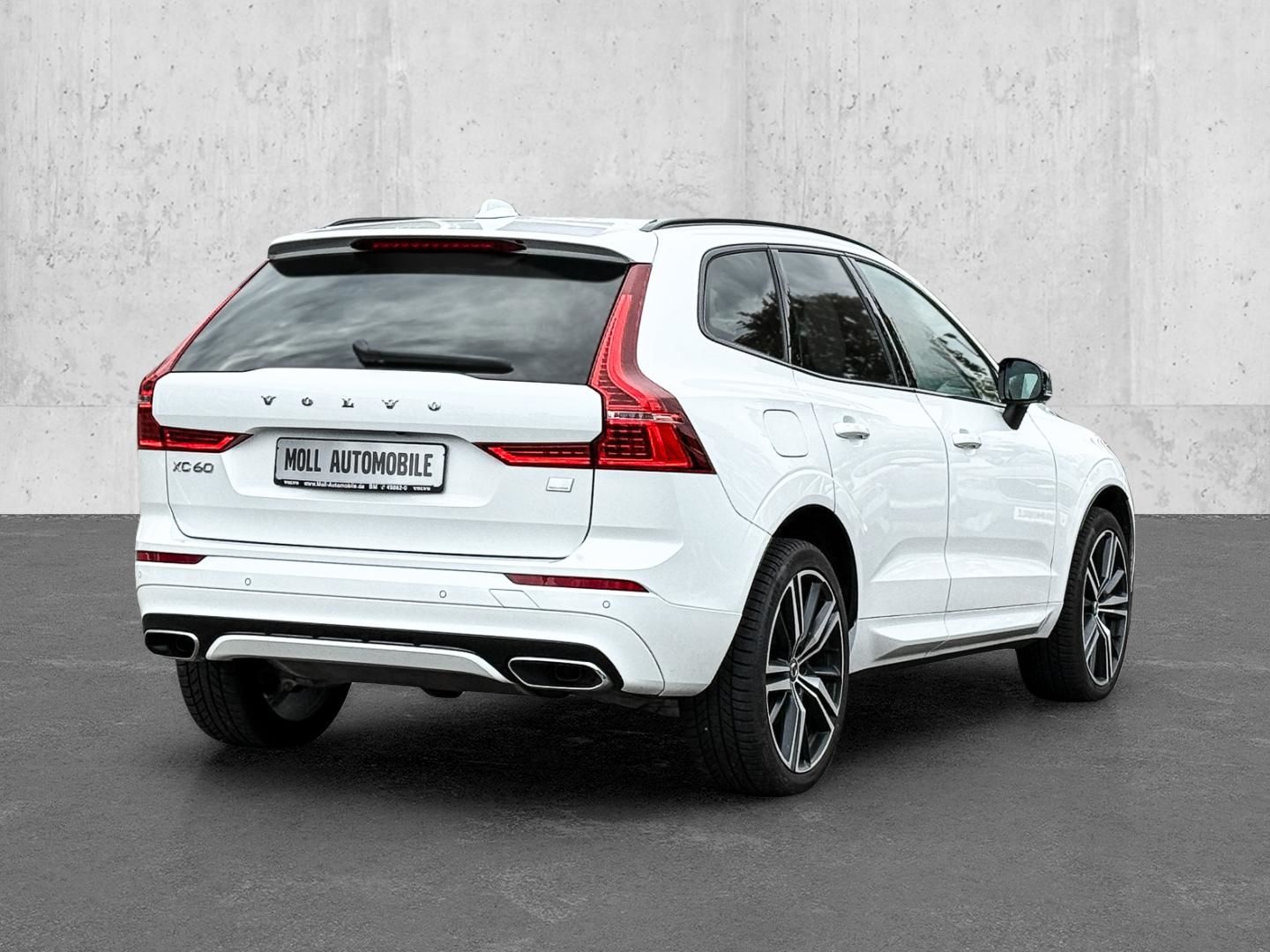 Volvo XC60 T6 AWD Recharge Plug-In Hybrid R Design Twi imagem 2