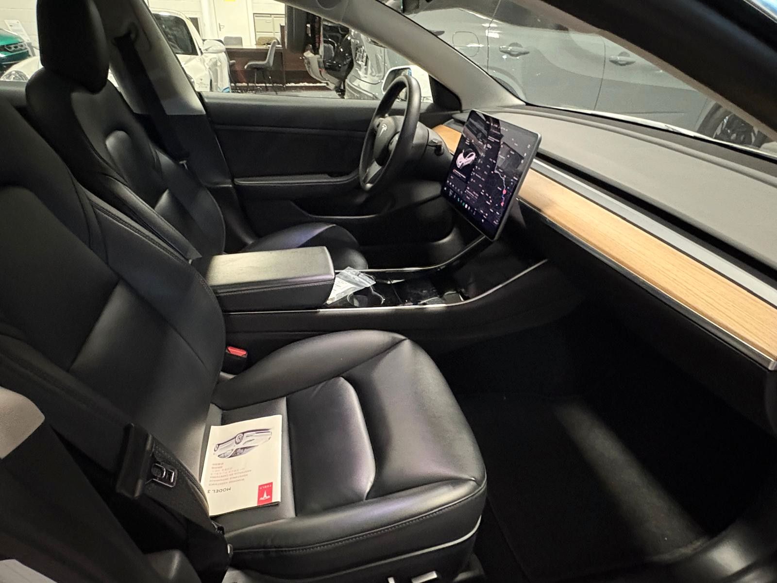 Fahrzeugabbildung Tesla Model 3 Standard Range Plus RWD