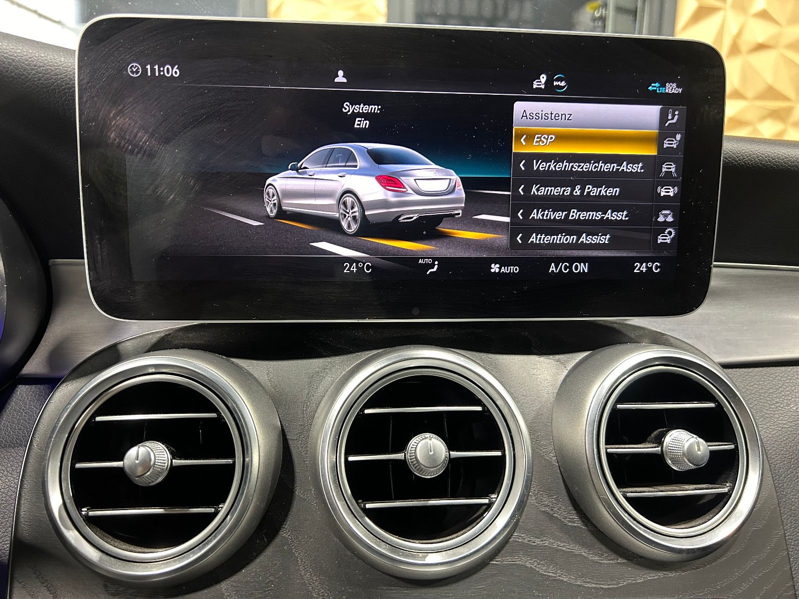 Fahrzeugabbildung Mercedes-Benz C 300 de/AMG/360°/PANO/APPLE/VIRTUAL/AMBIENTE/