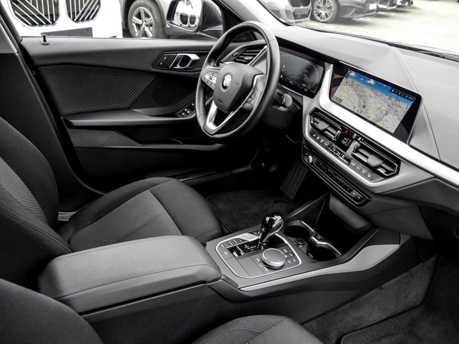 BMW 118 i /5 NAVI LED PDC V+H DAB Tempomat Sitzheiz., миниатюра 3