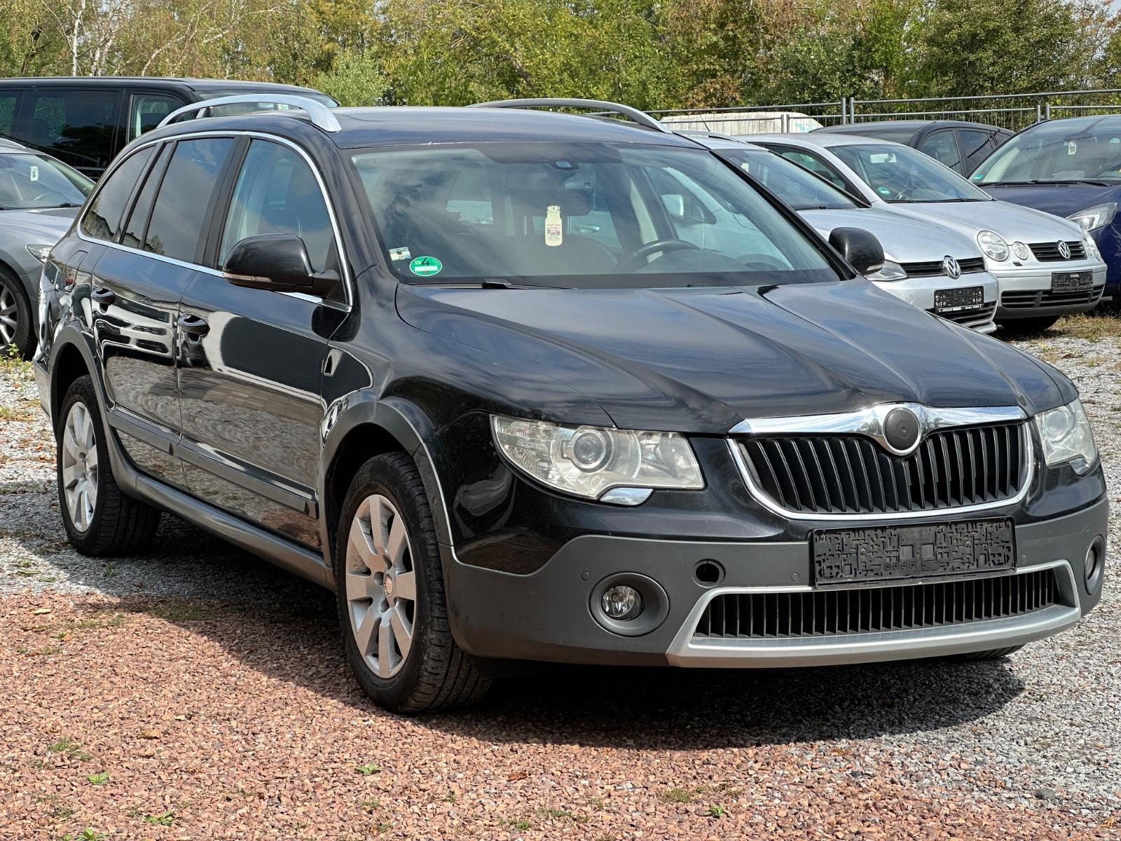 Skoda Superb 2012 — салон