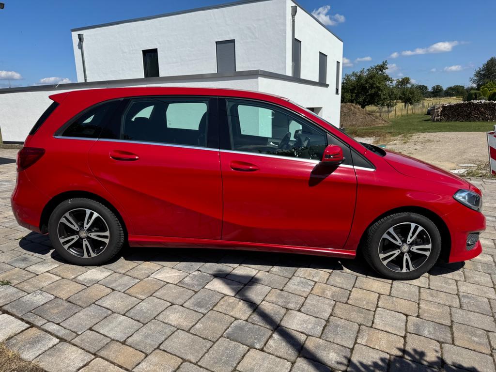 Mercedes-Benz B 200