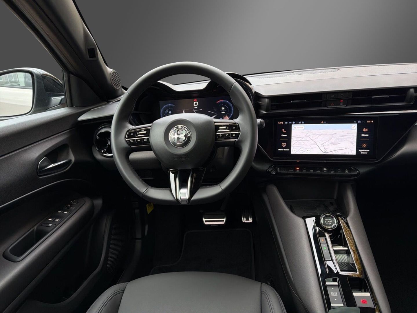Fahrzeugabbildung Alfa Romeo Junior Ibrida 1.2 VGT 48V-Hybrid 107 kW Ti