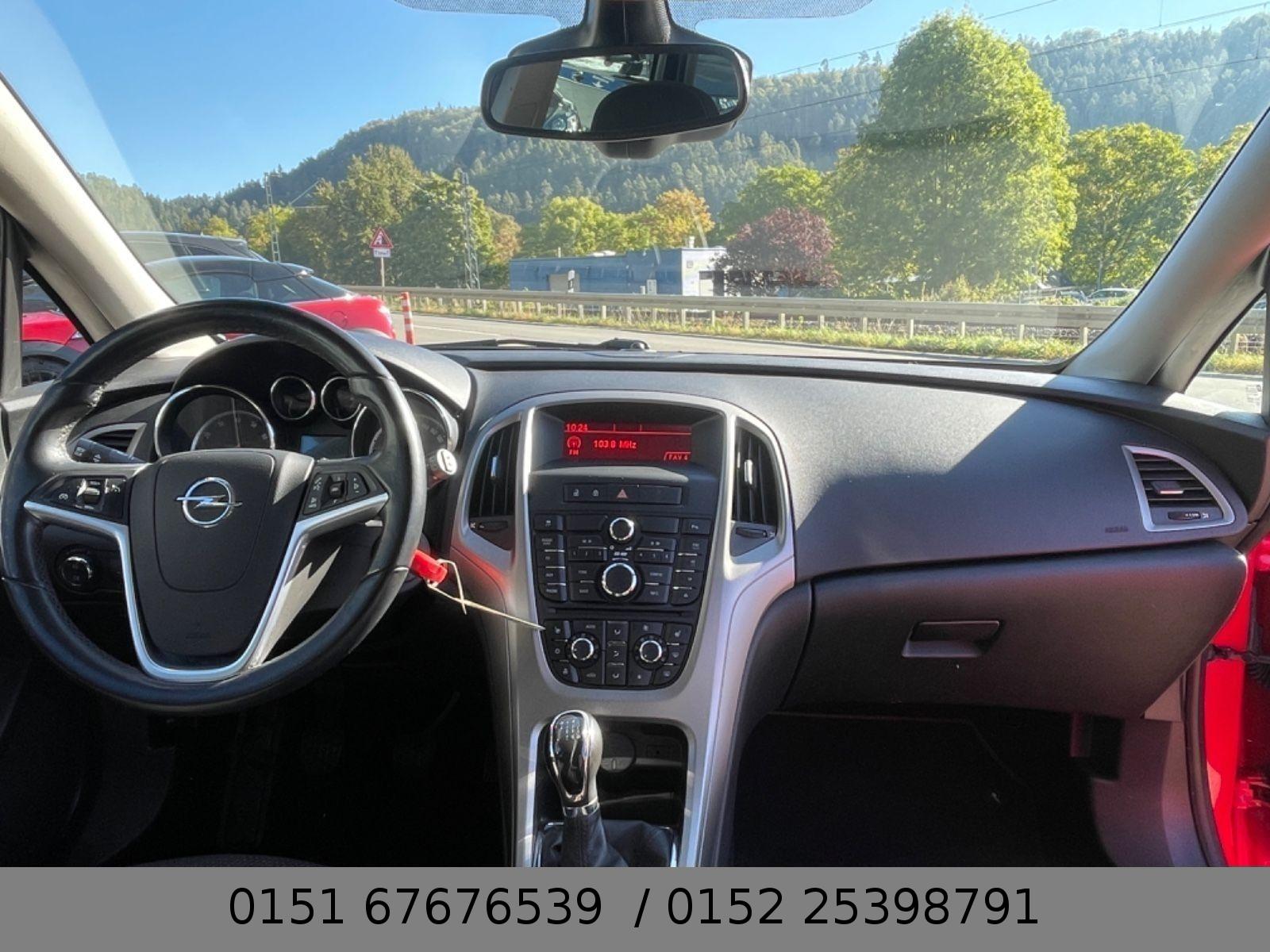 Opel Astra 2011 — photo 7
