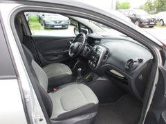 Fahrzeugabbildung Captur Dynamique dCi 90 AHK ACC Fahrerprofil SHZ