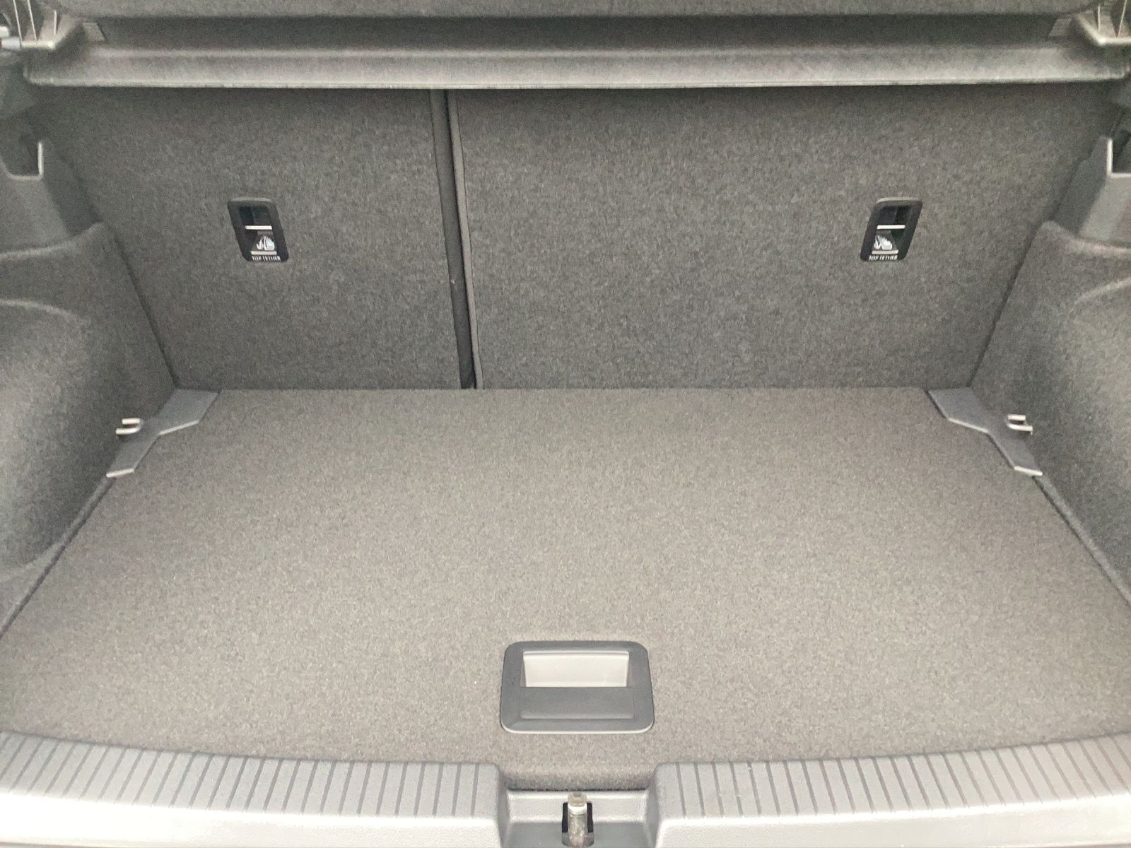 Fahrzeugabbildung Volkswagen T-Cross TSI Energy LED ACC RFK AHK