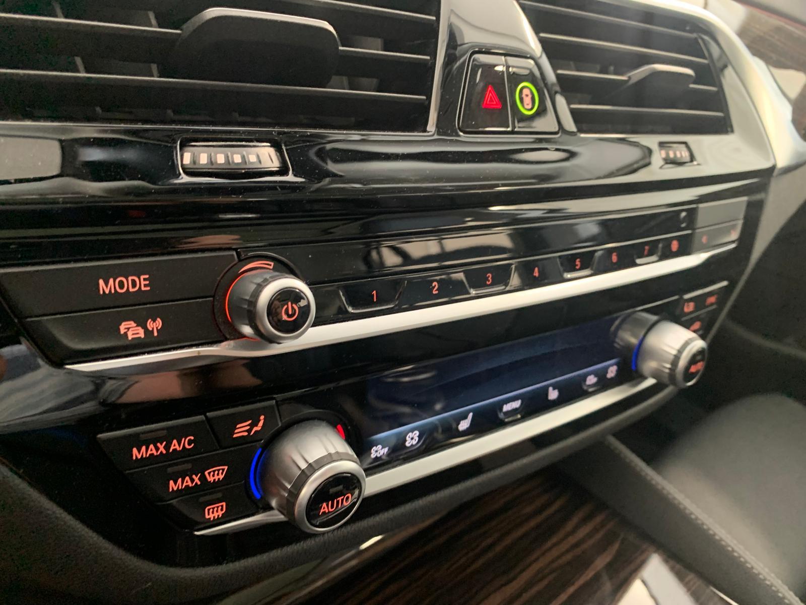 BMW 530 d Luxury DRIVING-PROF/PANORAMA/AHK