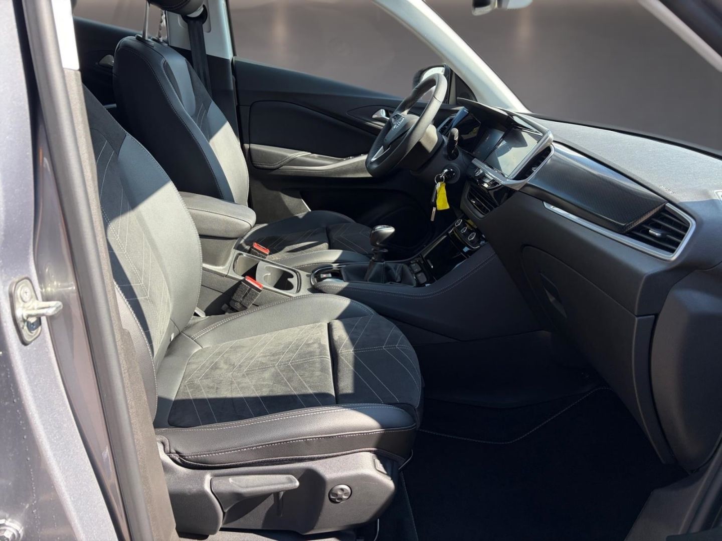 Fahrzeugabbildung Opel Grandland GS Line Navi 360 Kamera LED Apple CarP