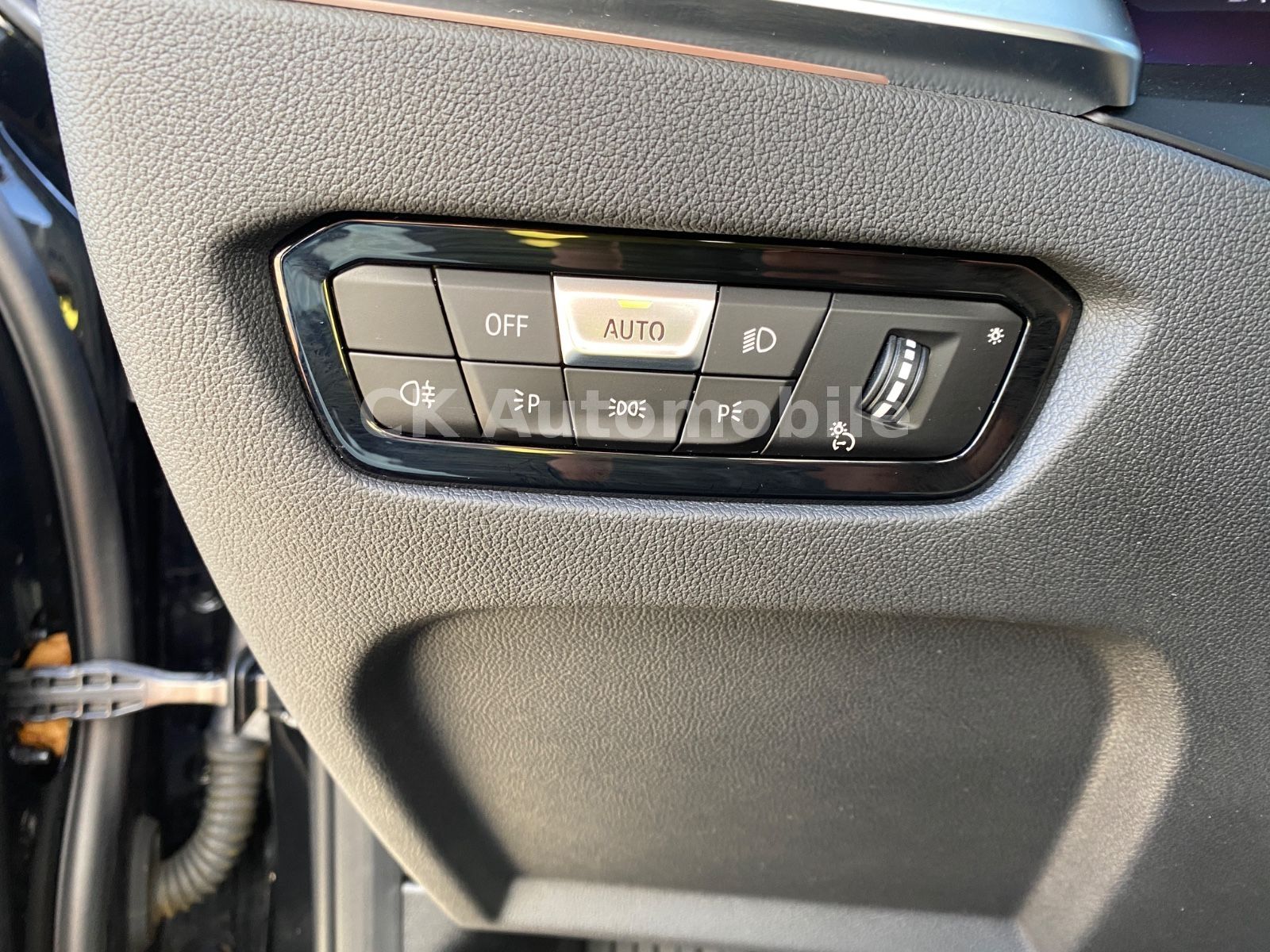 Fahrzeugabbildung BMW 320d xDrive Touring Sport-Line/Laser/Pano/Kamera