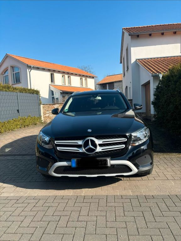 Image of Mercedes-Benz GLC 220