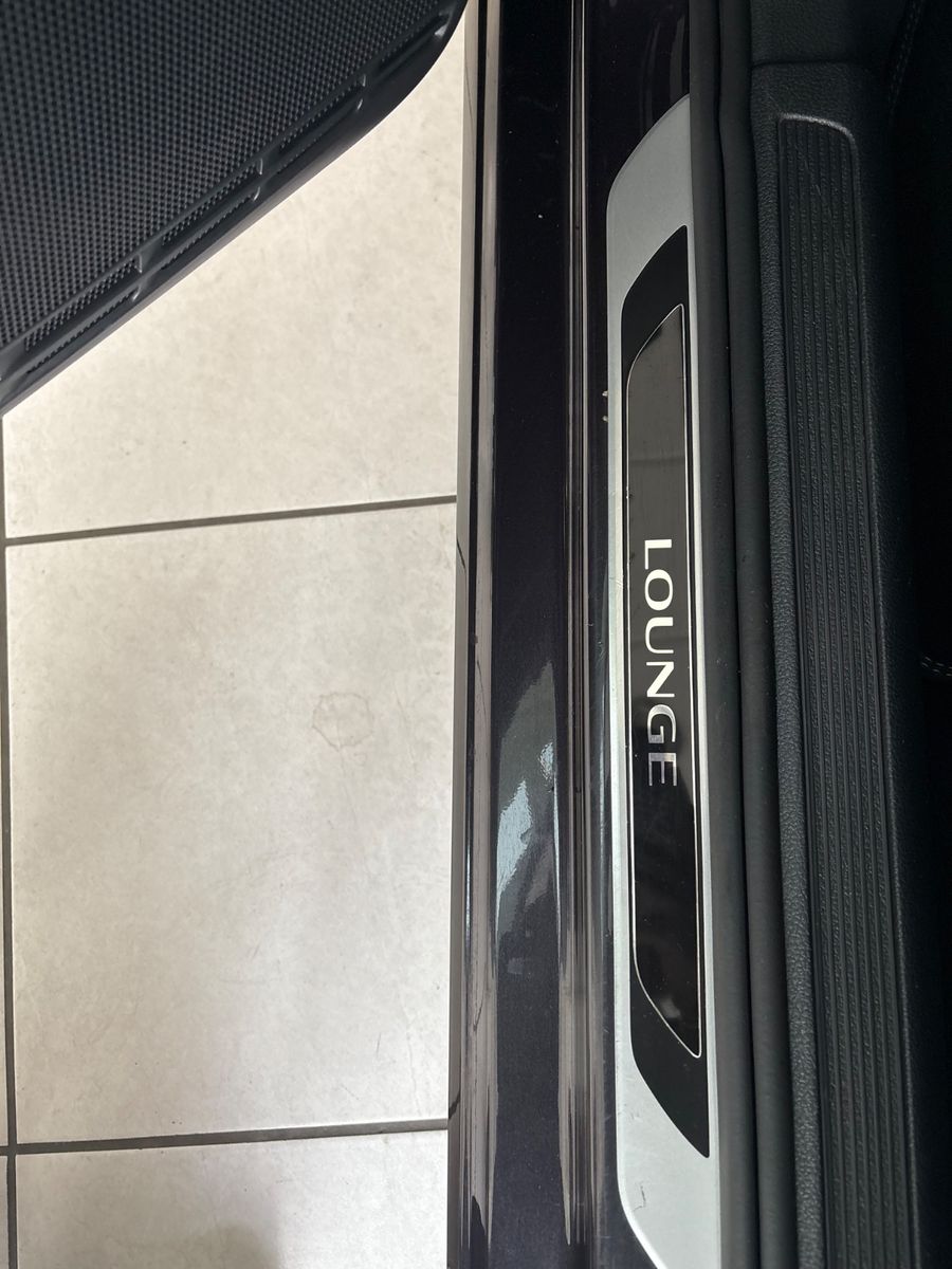 Fahrzeugabbildung Volkswagen Golf VII Lim. Lounge BMT