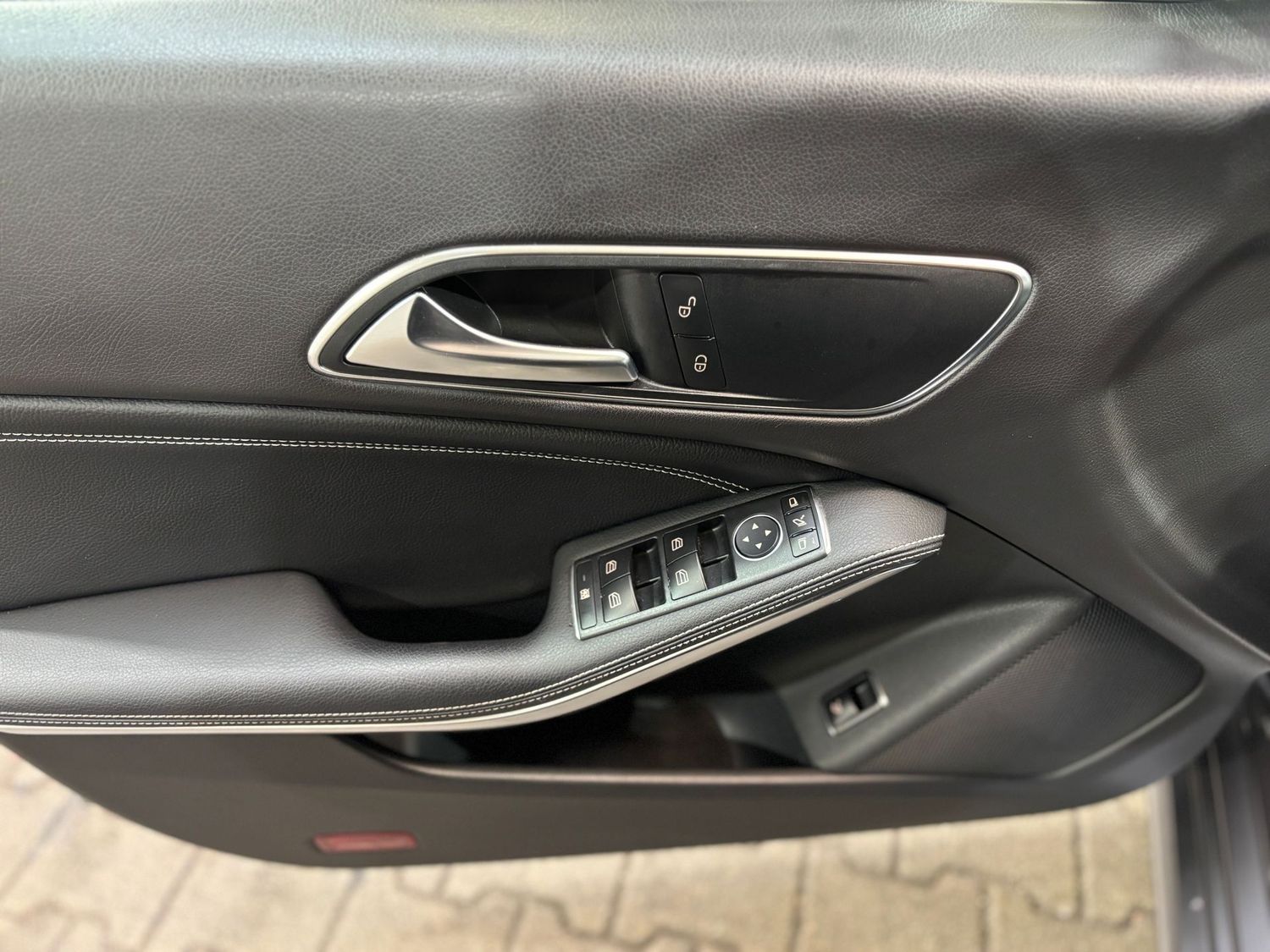 Fahrzeugabbildung Mercedes-Benz CLA 180 Urban Night Sport#LED#Kamera#Navi