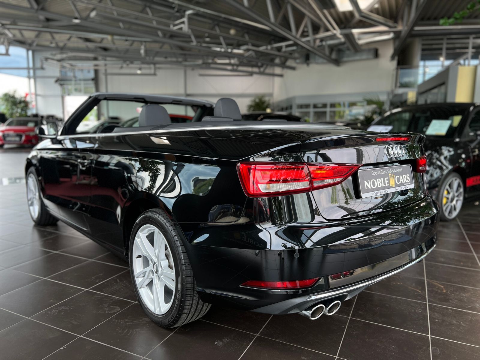 Fahrzeugabbildung Audi A3 Cabriolet  design 35 TFSI S tronic NAVI GRA S