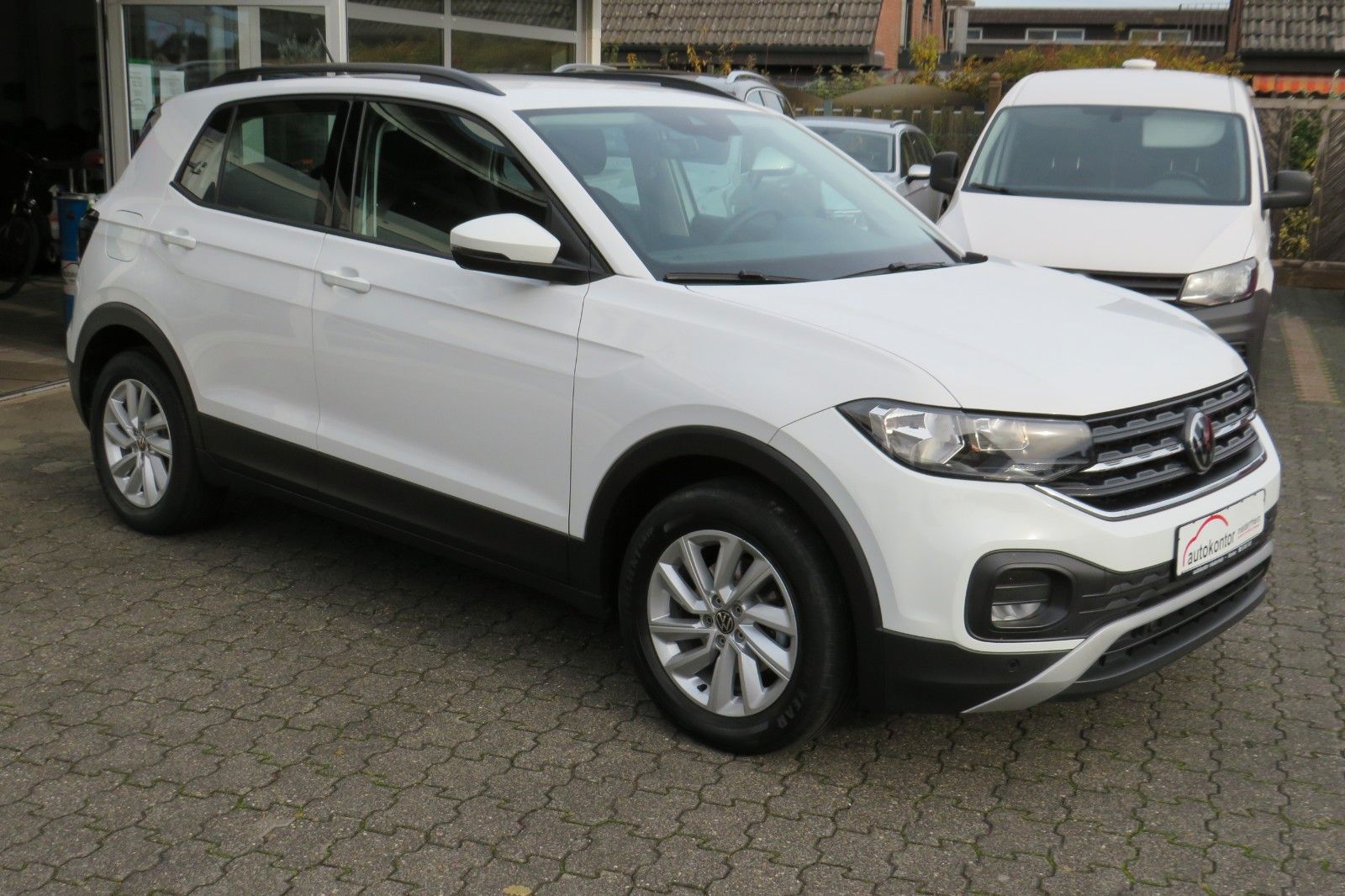Fahrzeugabbildung Volkswagen T-Cross Life DSG PDC TELVOR SITZH. 1H.