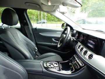 Mercedes E 220 - 11