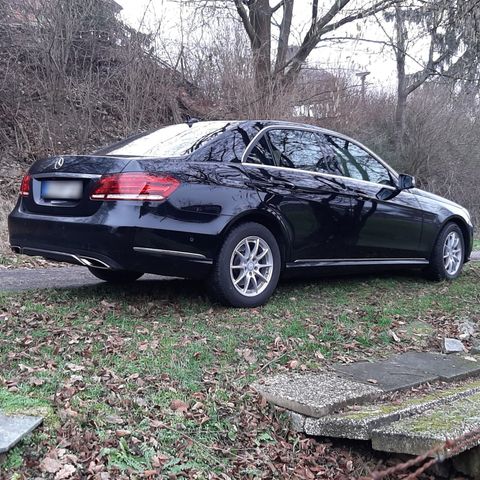 MERCEDES-BENZ Mercedes Benz E220