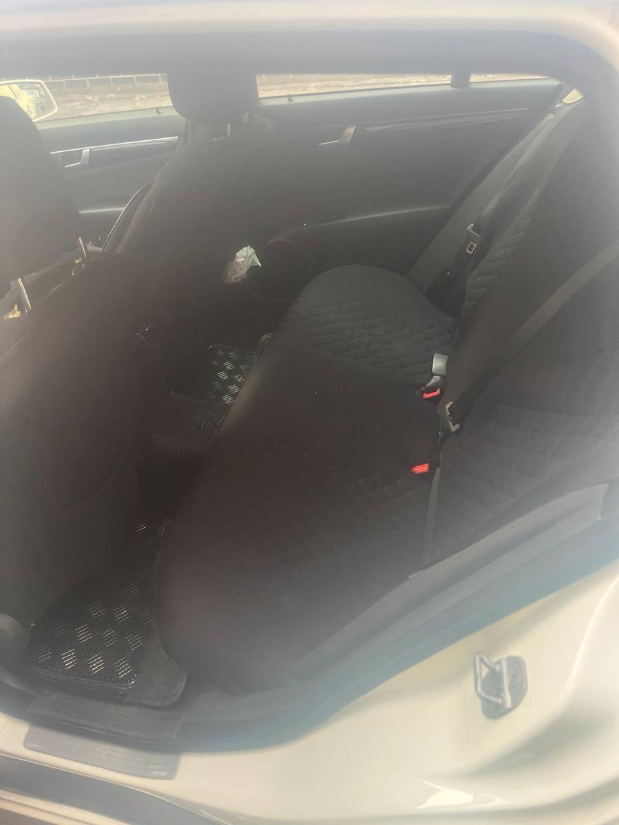 Mercedes-Benz C180 2012 — photo 6