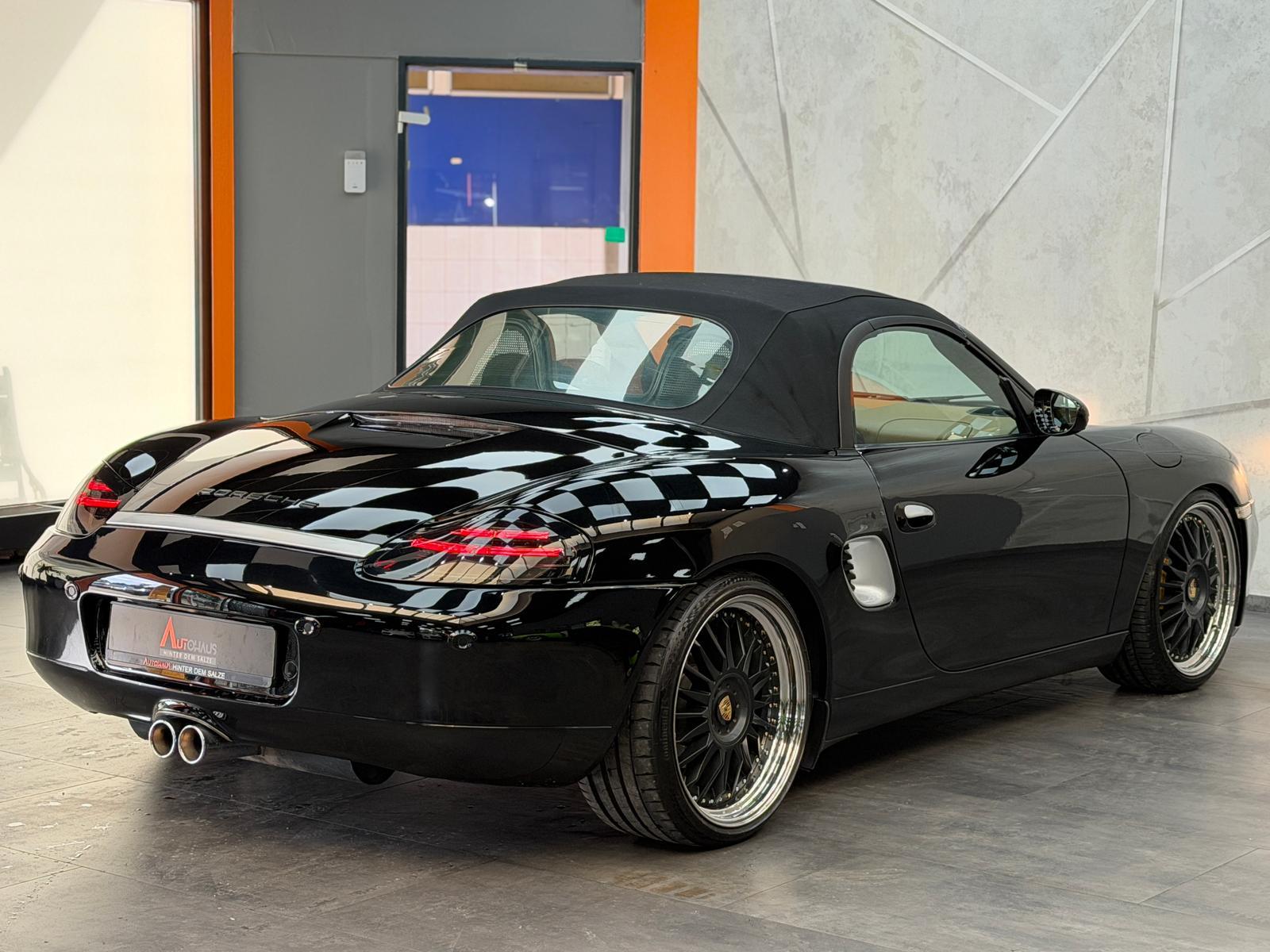 Porsche Boxster 986 2.7 | 220 ch | BVM | Cuir partiel beige | GPS | Régulateur de vitesse | Suspension sport