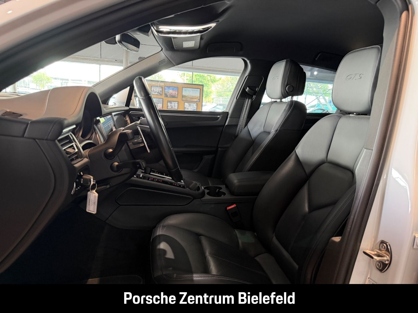 Porsche Macan GTS Standheizung Sportabgas Luftfederung foto 21