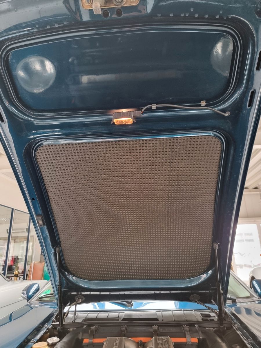 Fahrzeugabbildung Porsche 928 GTS/Deutsch/Kpl. Historie/SD/Blau mit grau