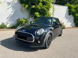 MINI One TÜV Neu, Scheckheft, 8-fach bereift