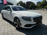 Mercedes-Benz E 350 d-Avantgarde-Comand-Multibeam-AHK-Ambiente