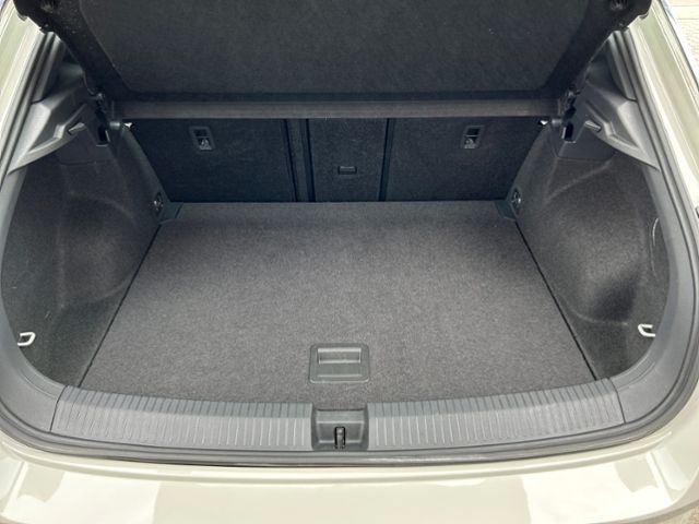 Fahrzeugabbildung Volkswagen T-Roc 1.0 TSI R-LINE LED-PLUS APP-CONNECT SHZ KL