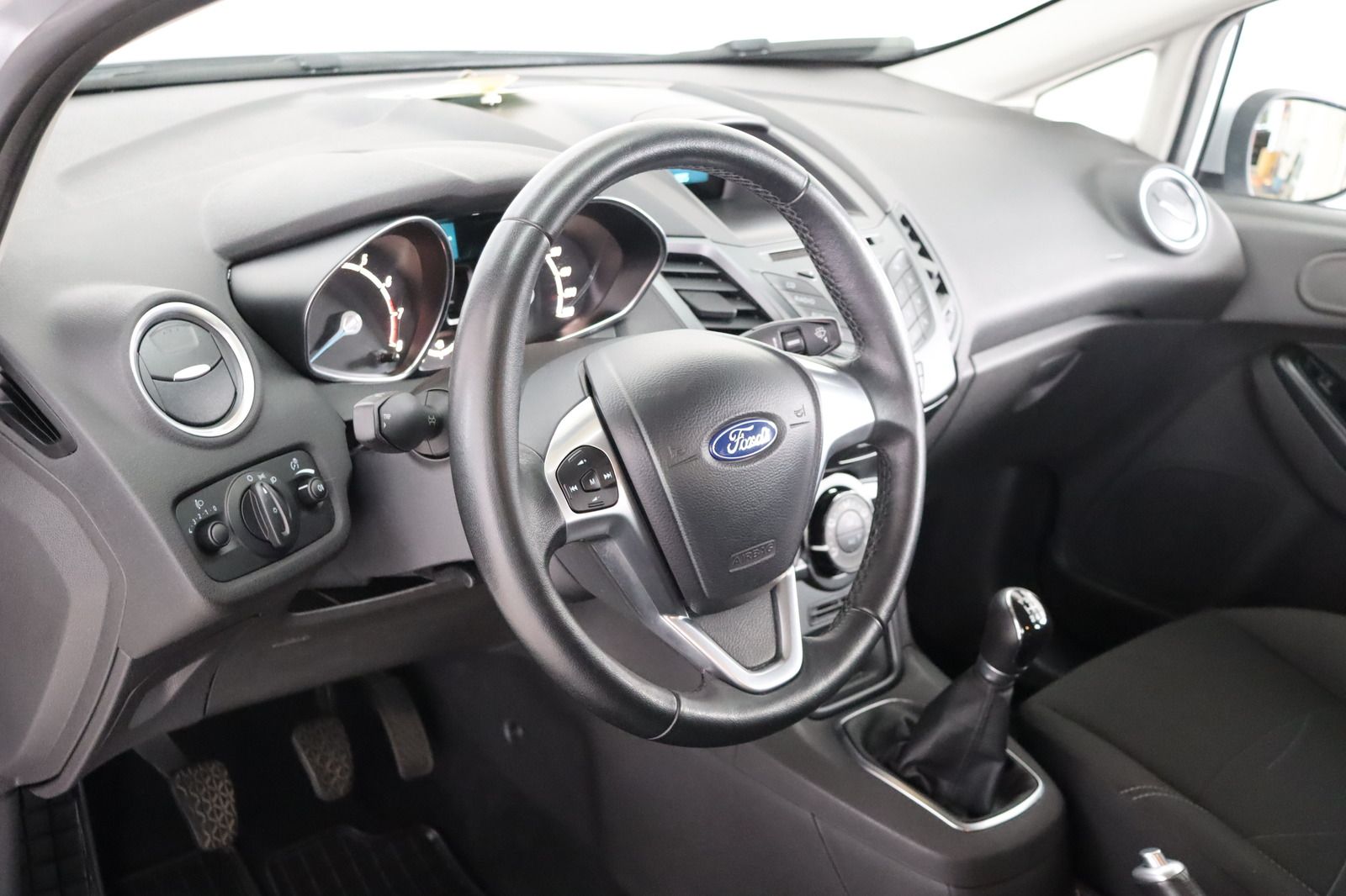 Fahrzeugabbildung Ford Fiesta 1.25l Duratec DOHC EFI * beh.FS * SHZ * T