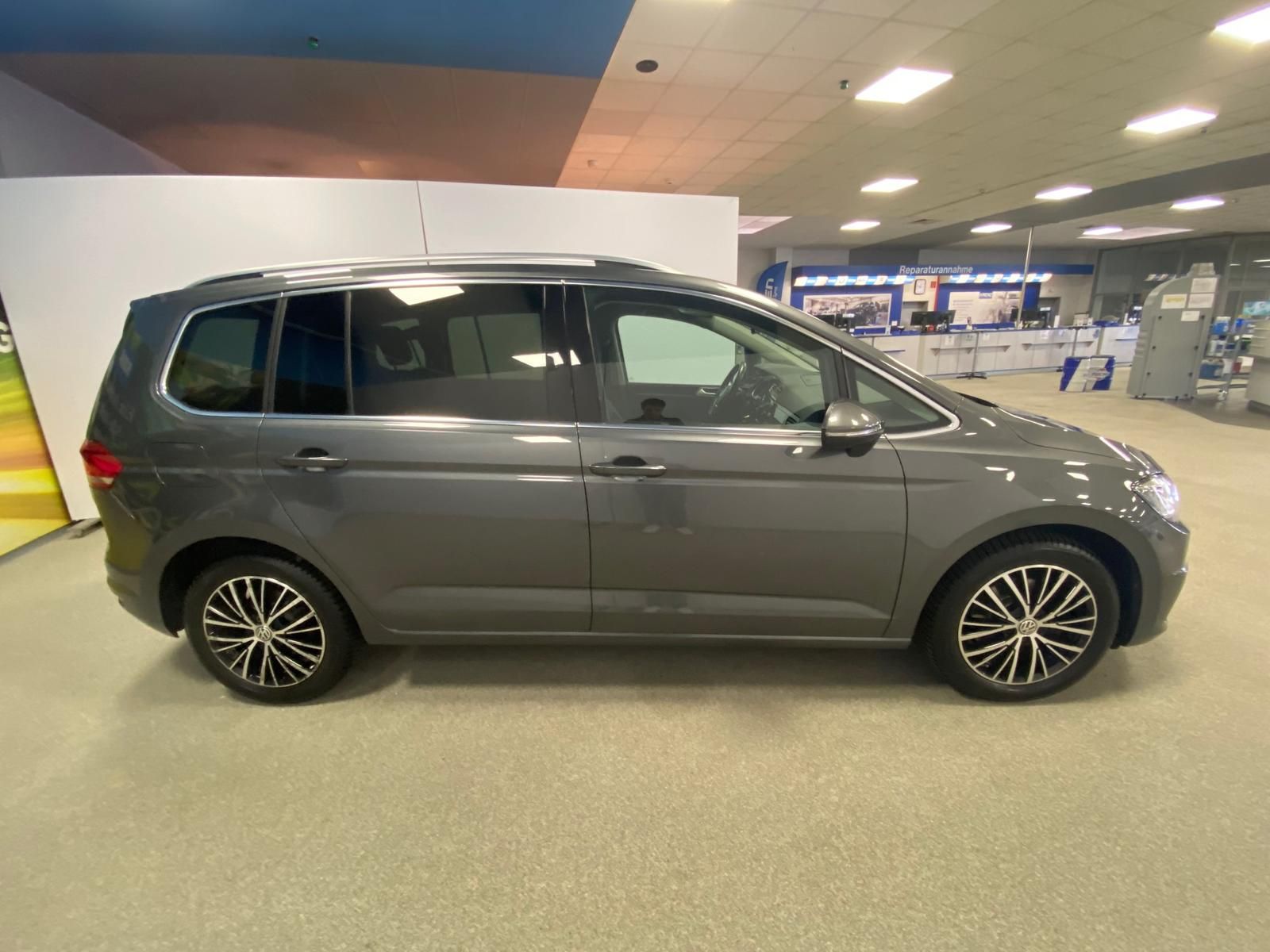 Fahrzeugabbildung Volkswagen Touran 1.4 16V TSI Highline BMT+TOTWINKEL+ACC+++