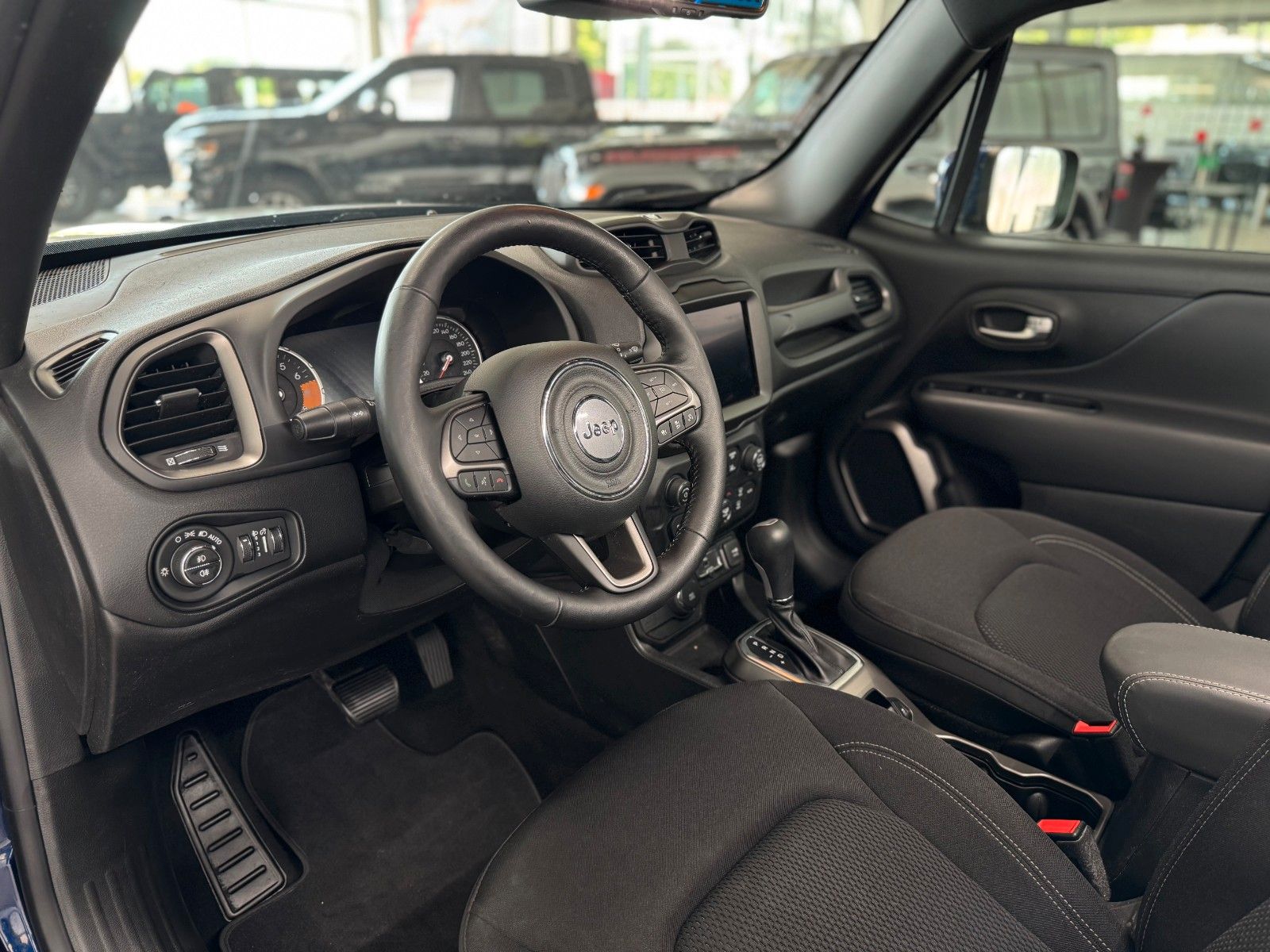 Fahrzeugabbildung Jeep Renegade Limited S 4WD Technologie-Paket