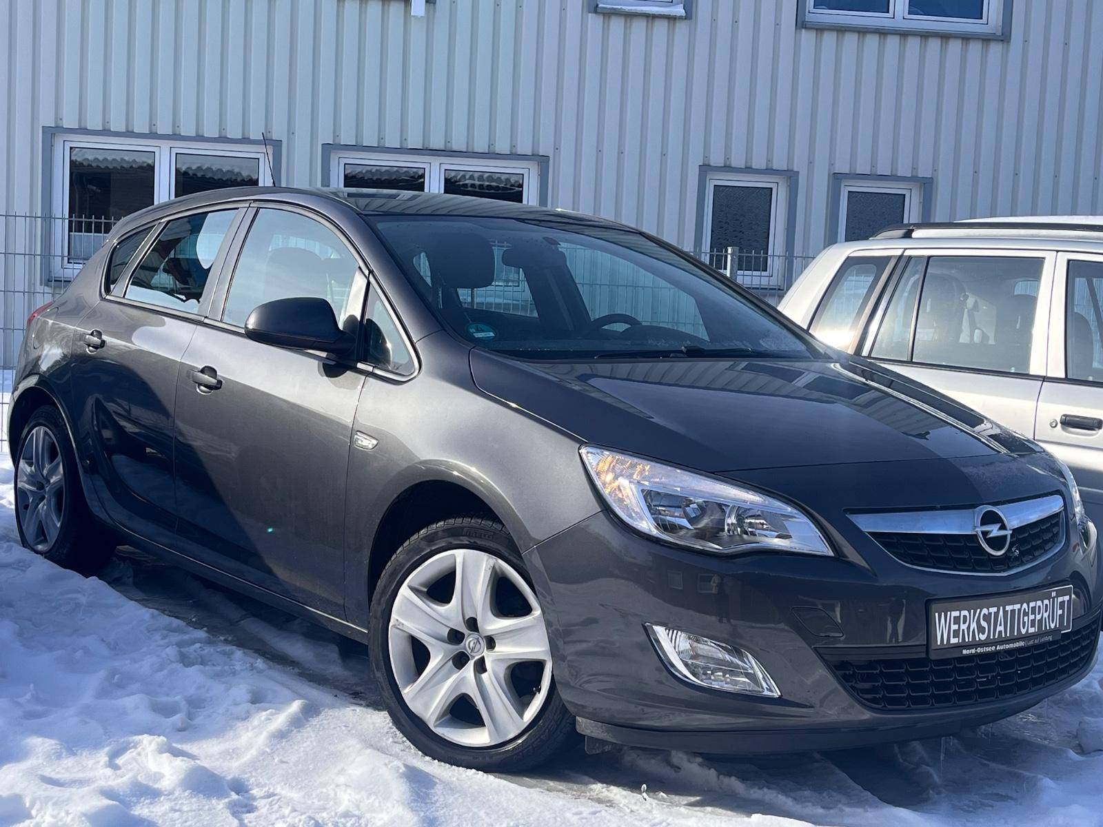 Opel Astra J Lim. 5-trg. Edition 2.HAND HU/AU NEU