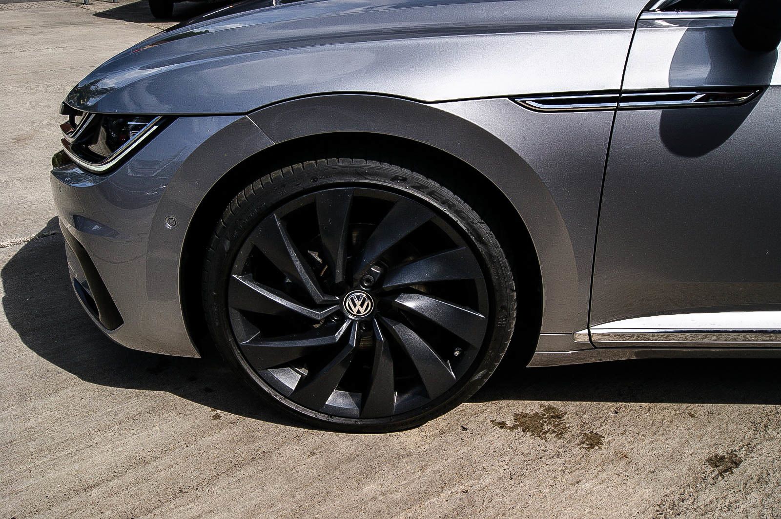 Fahrzeugabbildung Volkswagen Arteon R-Line 4Motion HEADUP PANORAMA STANDHEIZG