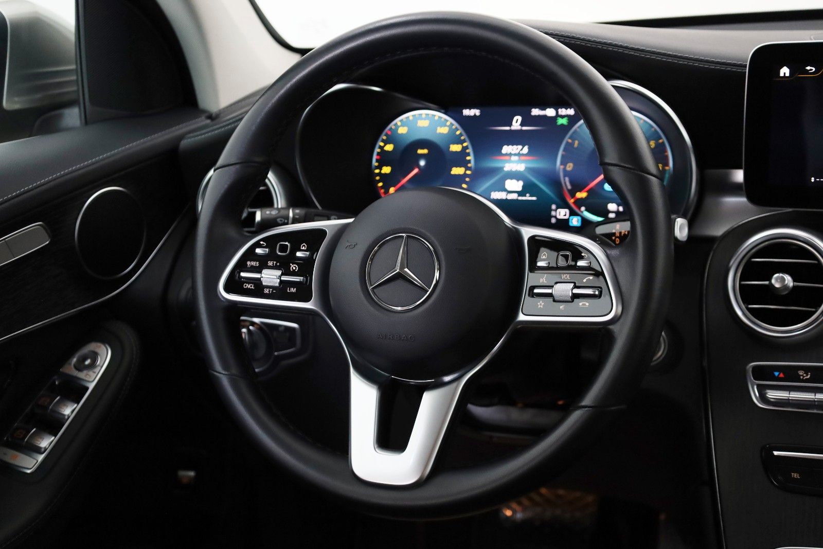 Fahrzeugabbildung Mercedes-Benz GLC 300 de 4Matic,Leder,Navi,LED,SH,Kamera,AHK