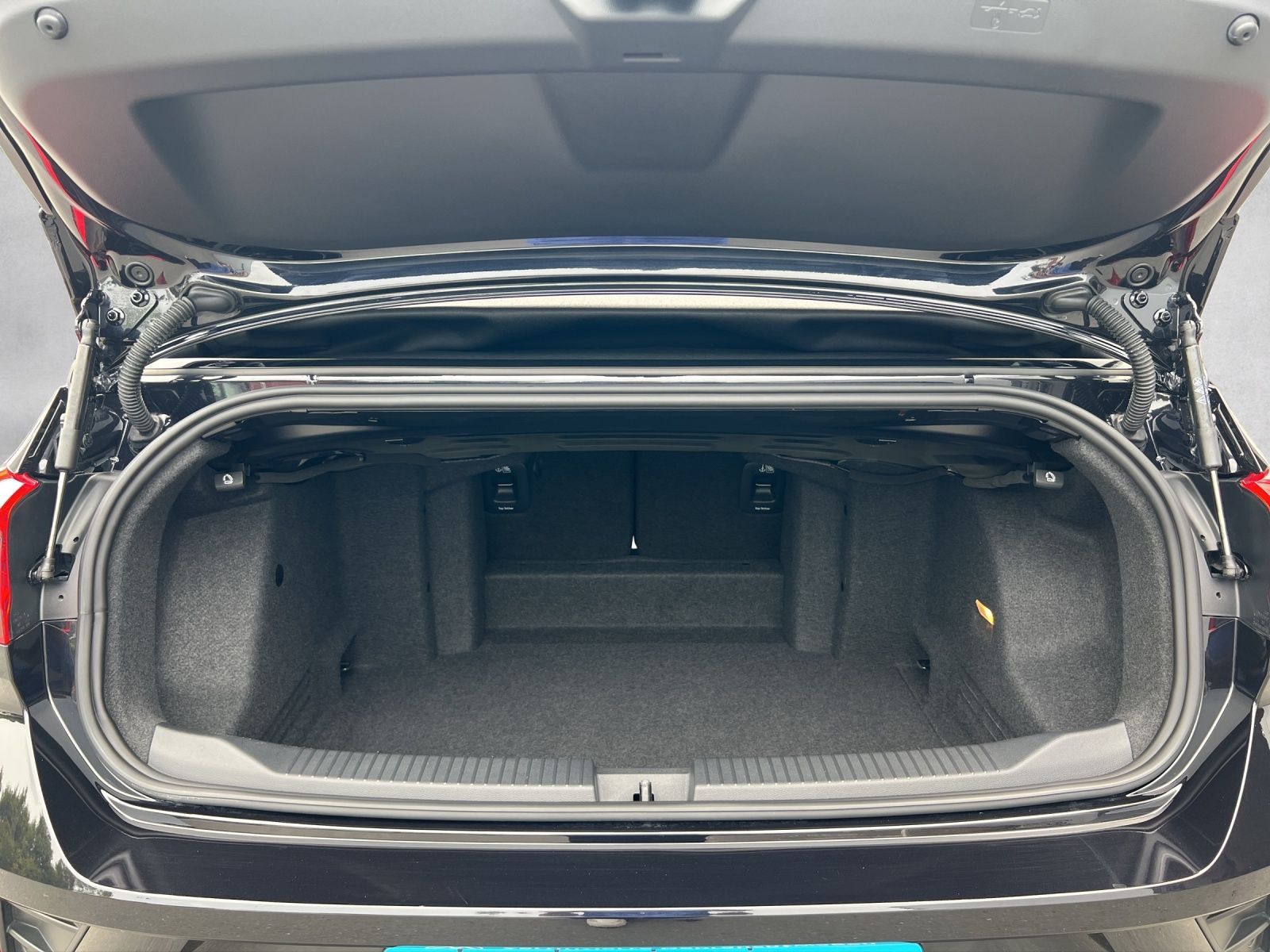 T-Roc Cabriolet R-Line 1.5 TSI  DSG*IQ.Light*ACC