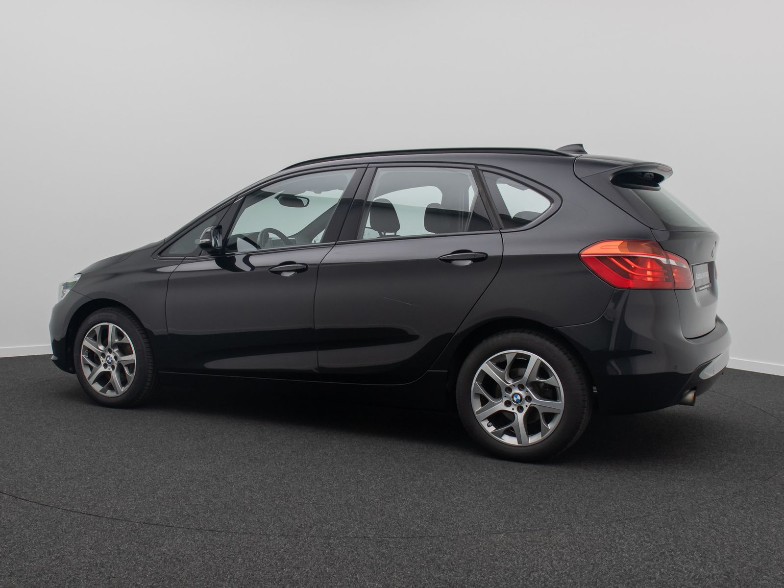 Fahrzeugabbildung BMW 220d Active Tourer HUD NaviPlus H/K Panorama DAB