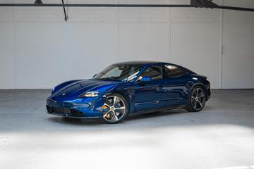 صورة 1 لـ 2020 Porsche TAYCAN