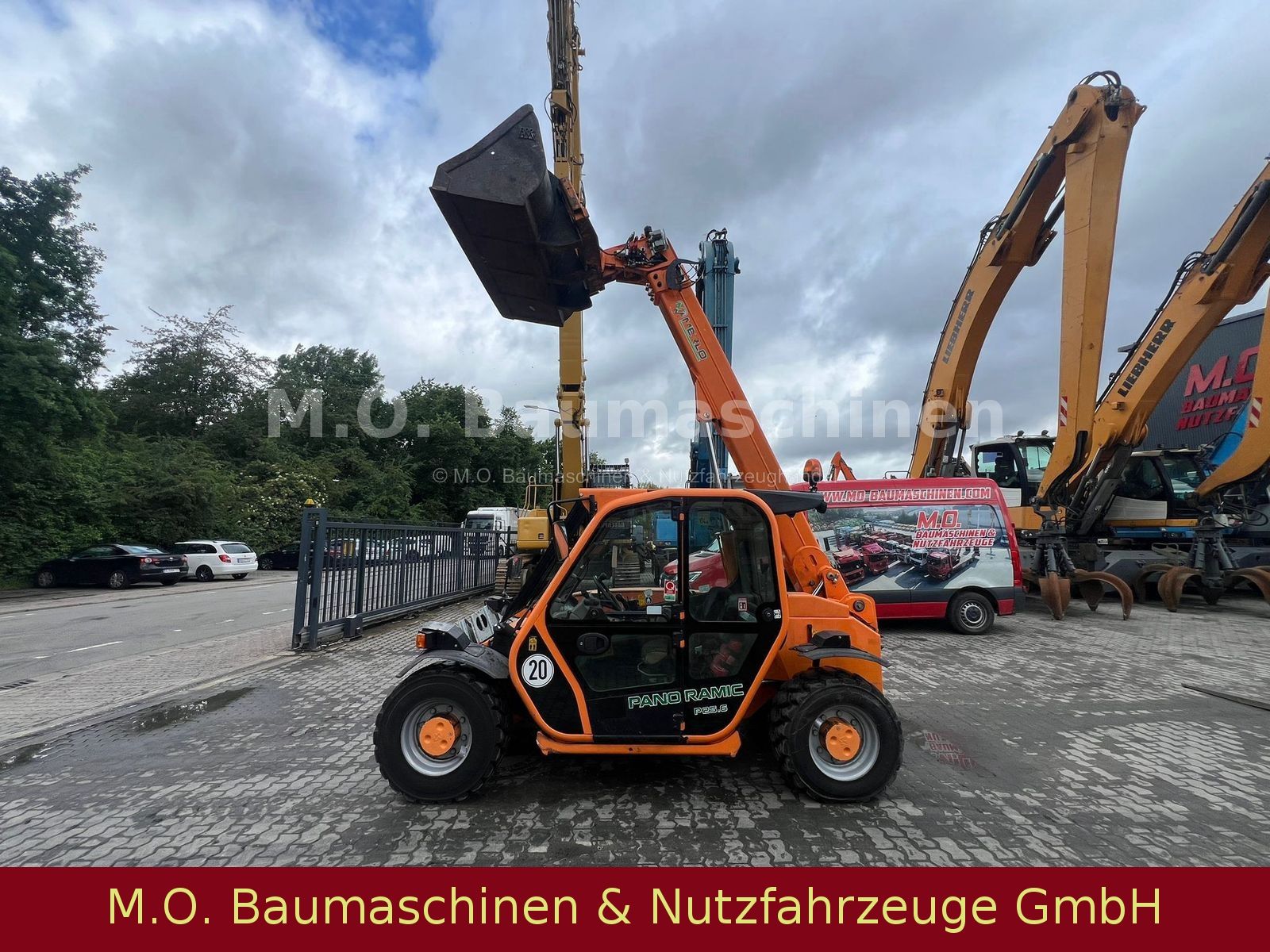Fahrzeugabbildung Merlo P 25.6 / SW / Palettengabel / Schaufel