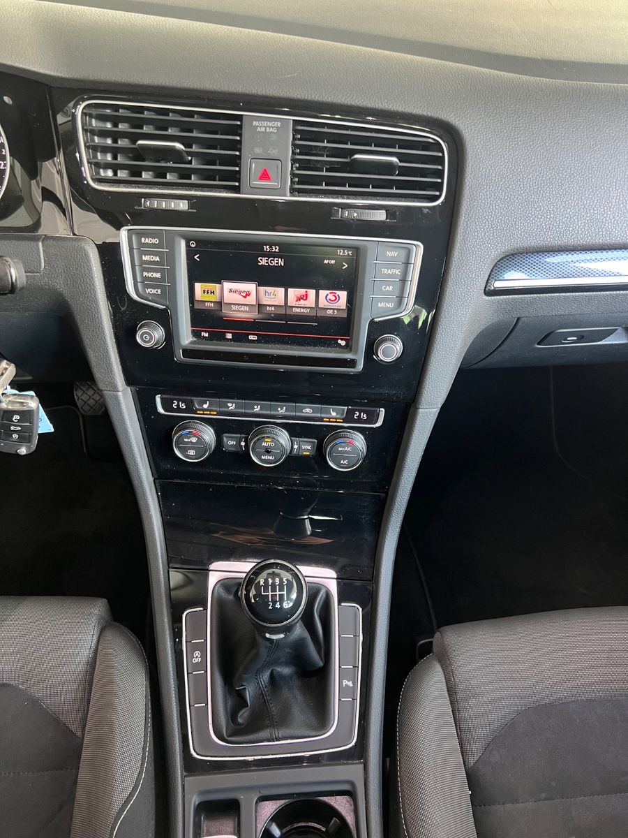 Fahrzeugabbildung Volkswagen Golf VII Lim. 2.0 TDI Highline BMT