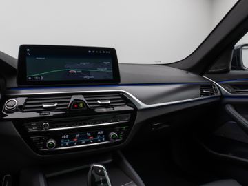 Fahrzeugabbildung BMW 540d xDr Tour M Sport Pano HUD AHK ACC 360°