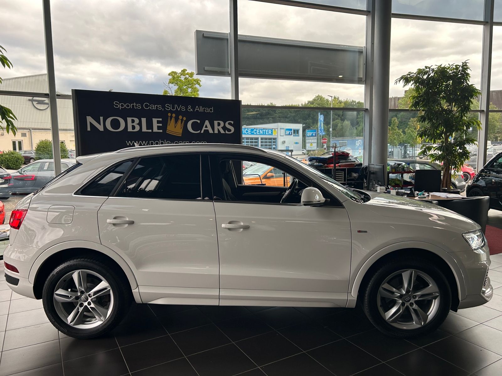 Fahrzeugabbildung Audi Q3 S-Line KLIMA LED NAVI ALU AHK