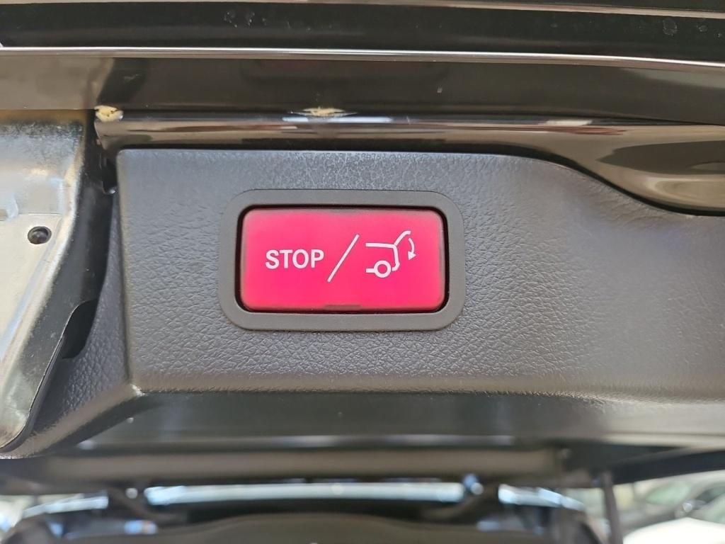 Fahrzeugabbildung Mercedes-Benz V 300 AVG extralang 8 Sitze STHZ ele.ST AMGFront