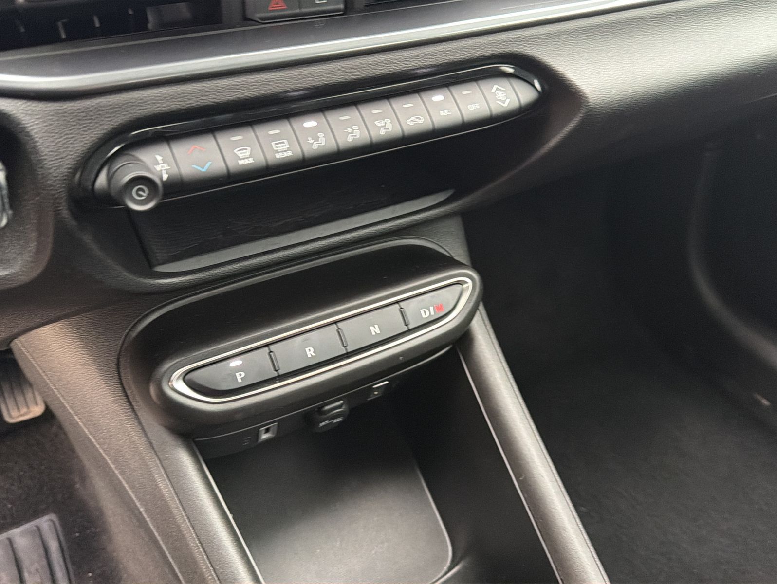 Fahrzeugabbildung Fiat 600 Hybrid Pop 1.2