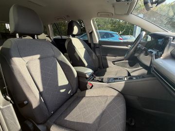 Volkswagen Golf - 11
