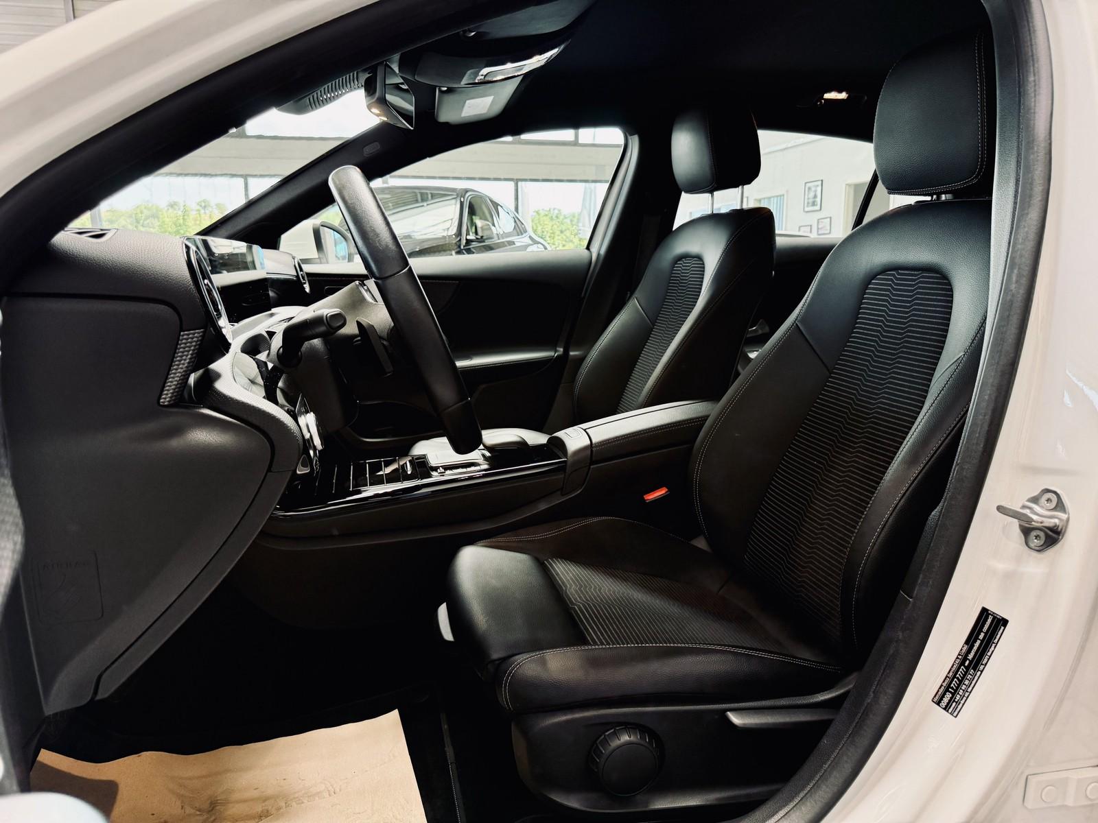 Mercedes-Benz A-Class SHZ Widescreen LED Carbon, миниатюра 13