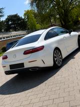 Mercedes-Benz E 220 d Autom. - - Mercedes-Benz E 220 mit Diesel-Antrieb: Sportwagen