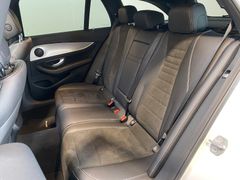 Fahrzeugabbildung Mercedes-Benz E 220d AMG-Line 4MATIC Autom. Luft AHK LED Pano
