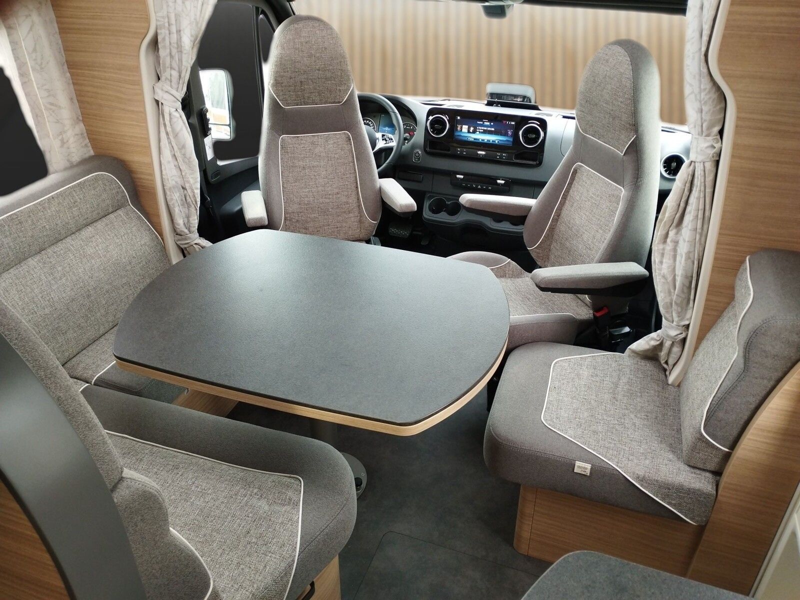 Fahrzeugabbildung Malibu T 430 KB LE comfort Navigation, RFK, TV
