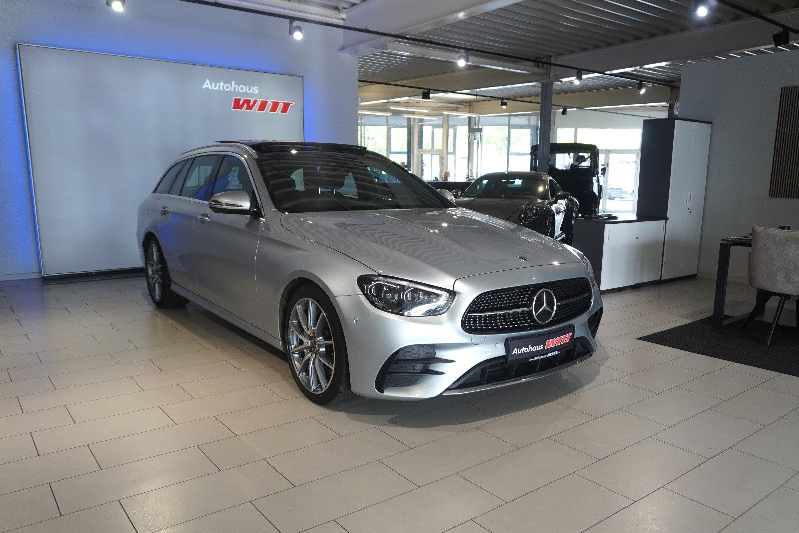 MERCEDES-BENZ E 200e T   ~AMG~Burmester~Pano~Sthz~Multibeam~
